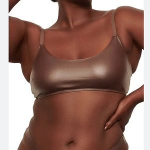 SKIMS wet jersey scoop bralette cocoa color size medium EUC